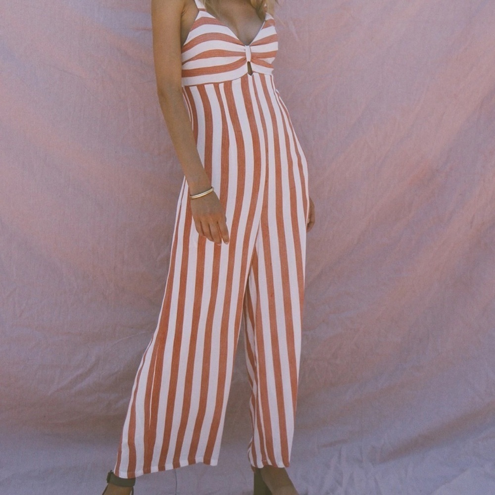 Lira Caya Jumpsuit Rouge Size M